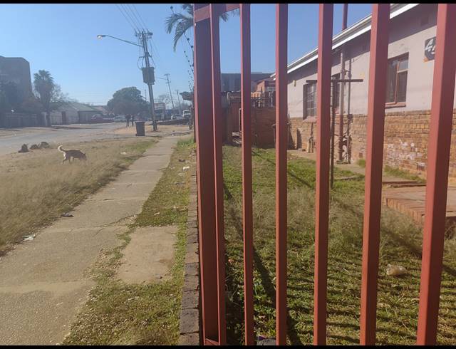 4 BEDROOM HOUSE FOR SALE IN PRETORIA WEST